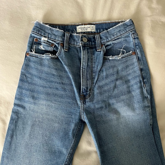 Abercrombie & Fitch Denim - A&F The Ankle Straight Ultra High Rise Denim - 27 / 4s